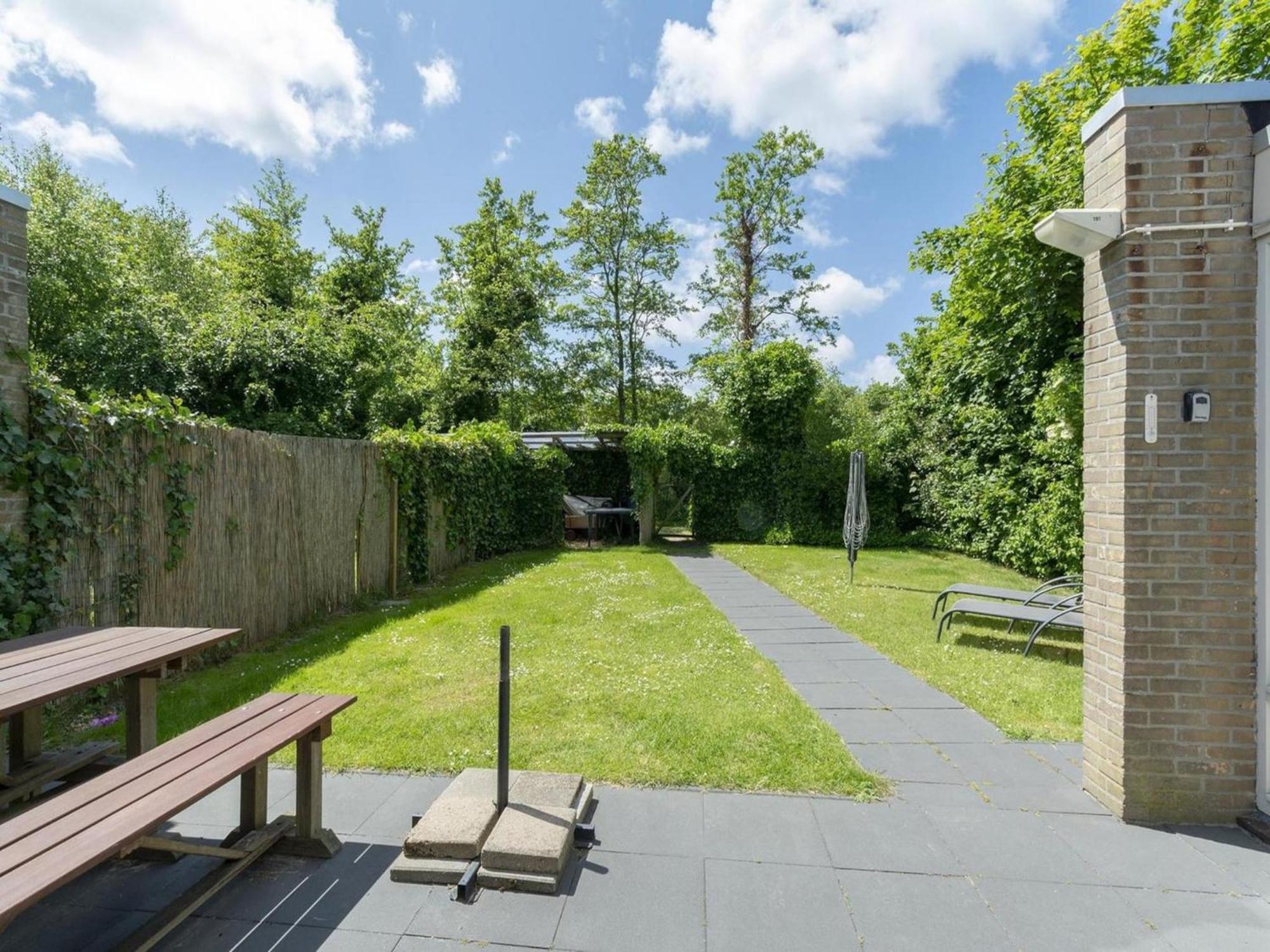 Cozy Bunglow With Patio Sint Maartensvlotbrug Exterior foto
